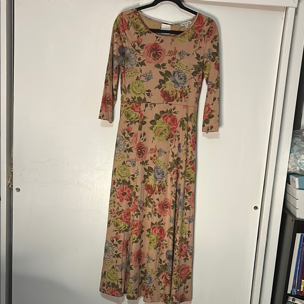 PEACH ICE Pink and Orange dress with 3/4 Sleeves and Scoop Neck size medium